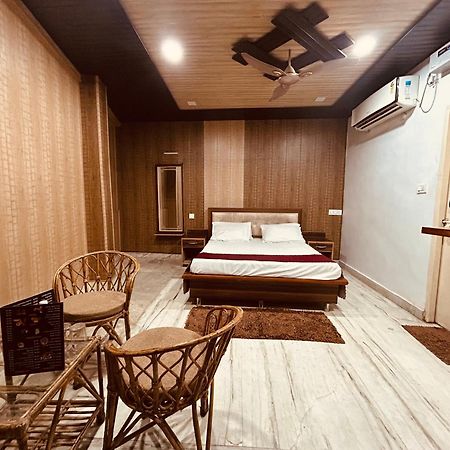 The For You Hotel & Restaurant Rishīkesh Екстериор снимка
