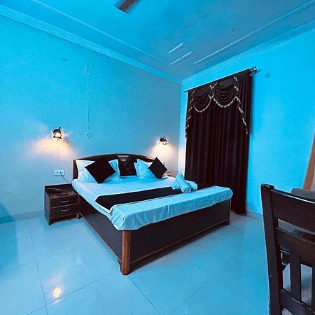 The For You Hotel & Restaurant Rishīkesh Екстериор снимка