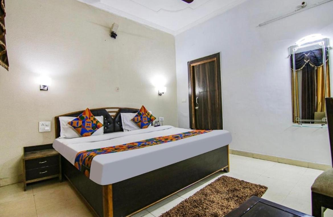 The For You Hotel & Restaurant Rishīkesh Екстериор снимка