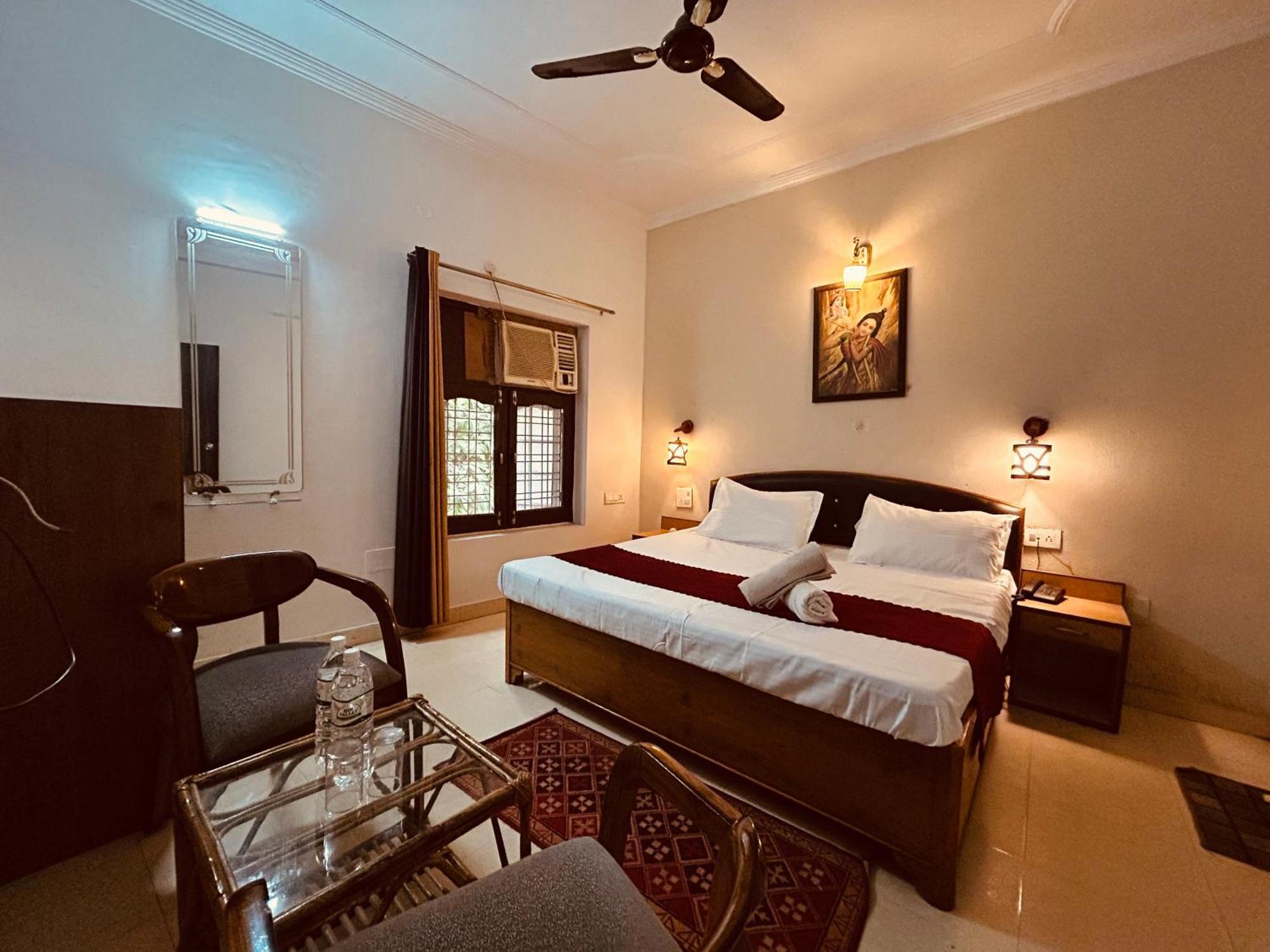 The For You Hotel & Restaurant Rishīkesh Екстериор снимка