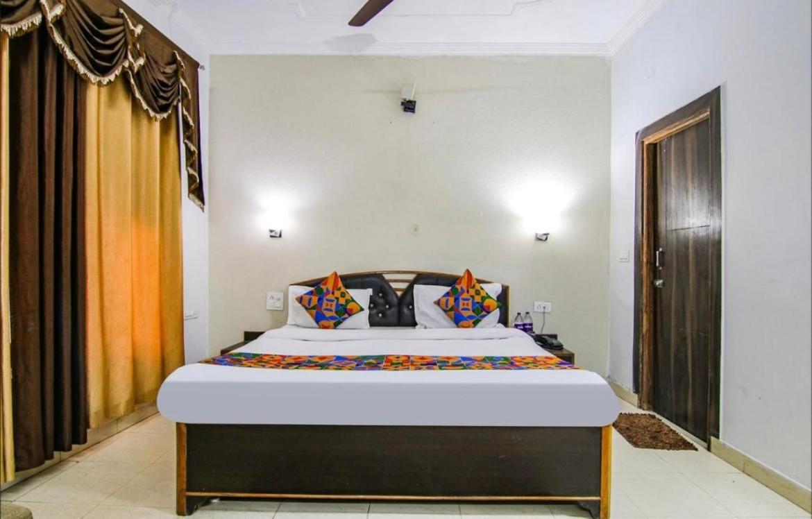 The For You Hotel & Restaurant Rishīkesh Екстериор снимка