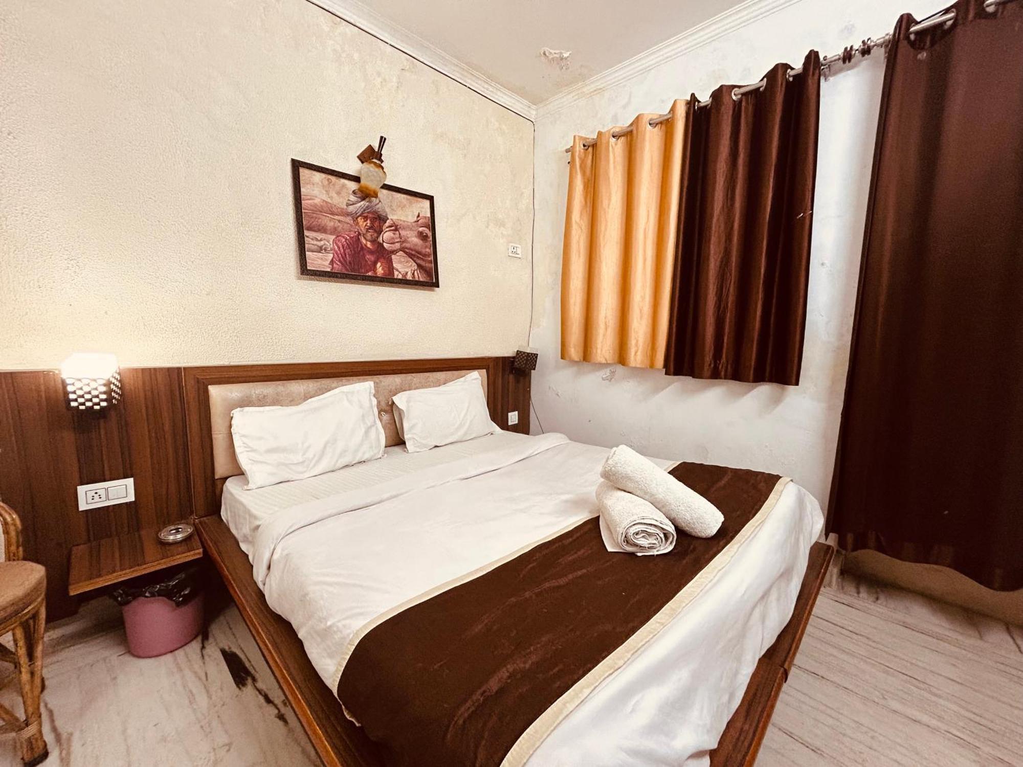 The For You Hotel & Restaurant Rishīkesh Екстериор снимка