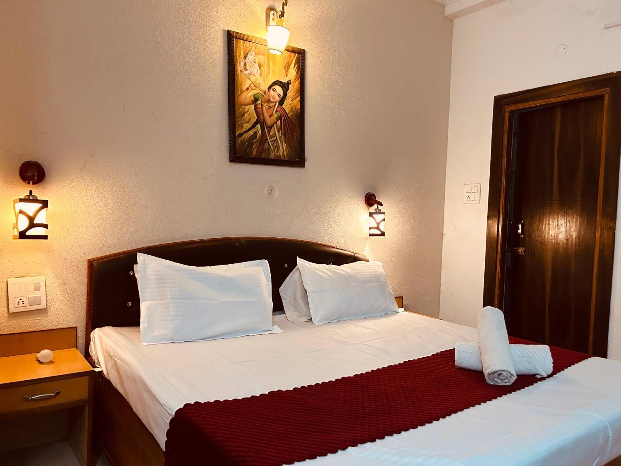 The For You Hotel & Restaurant Rishīkesh Екстериор снимка