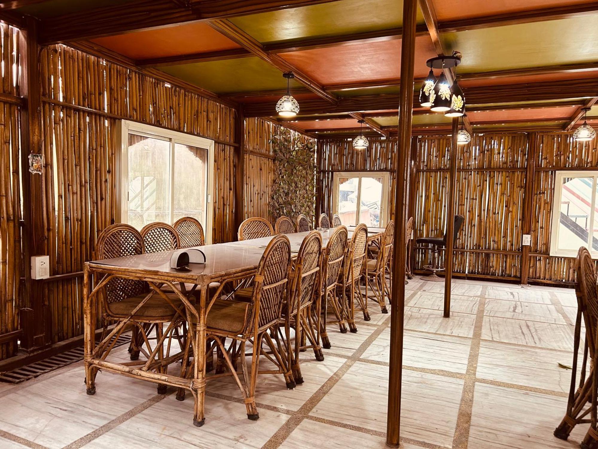 The For You Hotel & Restaurant Rishīkesh Екстериор снимка